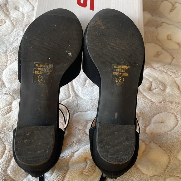 Soda Youth Girl’s Sz 2 Black Block Heels - Picture 8 of 8